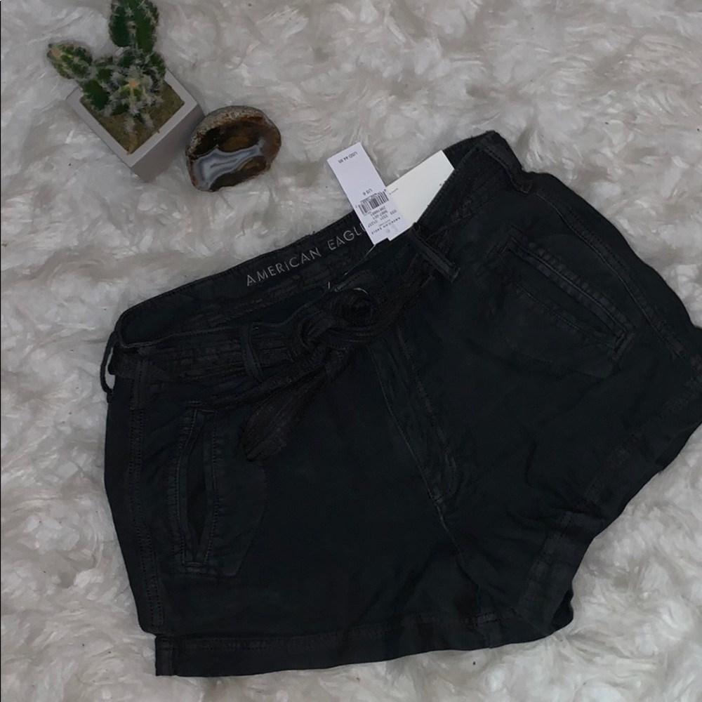 Hi-rise comfy mom cargo shorts AEO